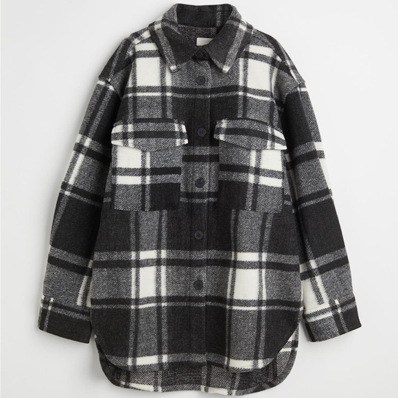 H&M Tops - H&M plaid shacket 🖤